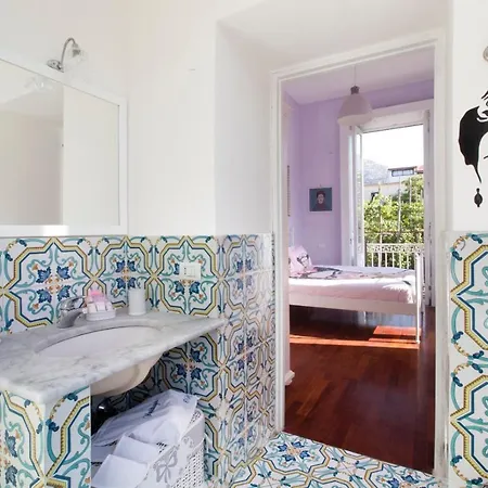 Guest house Caluga House